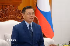 Chủ tịch Quốc hội Lào Xaysomphone Phomvihane trả lời phỏng vấn phóng viên TTXVN tại Lào về quan hệ hợp tác giữa hai Quốc hội vào năm 2022. (Ảnh: TTXVN)