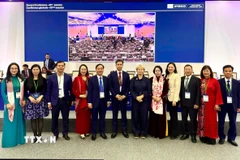 Đoàn đại biểu Việt Nam tại Kỳ họp lần thứ 43 Đại hội đồng UNESCO. (Ảnh: TTXVN phát)