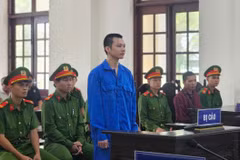 Lê Thanh Nhất Nguyên ở Tịnh thất Bồng Lai bị tuyên phạt 9 năm tù về tội lừa đảo chiếm đoạt tài sản. (Ảnh: TTXVN phát)