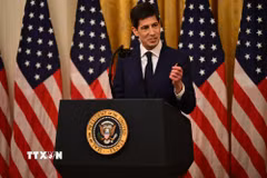 Tân Chủ tịch Cục Dự trữ Liên bang Mỹ (Fed) Kevin Warsh phát biểu tại lễ tuyên thệ nhậm chức ở Washington DC, ngày 22/5/2026. (Ảnh: Anadolu Agency/TTXVN)
