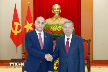 Tổng Bí thư Tô Lâm tiếp Thư ký Hội đồng An ninh quốc gia Belarus Volfovich Aleksandr Grigorievich. (Ảnh: Thống Nhất/TTXVN)