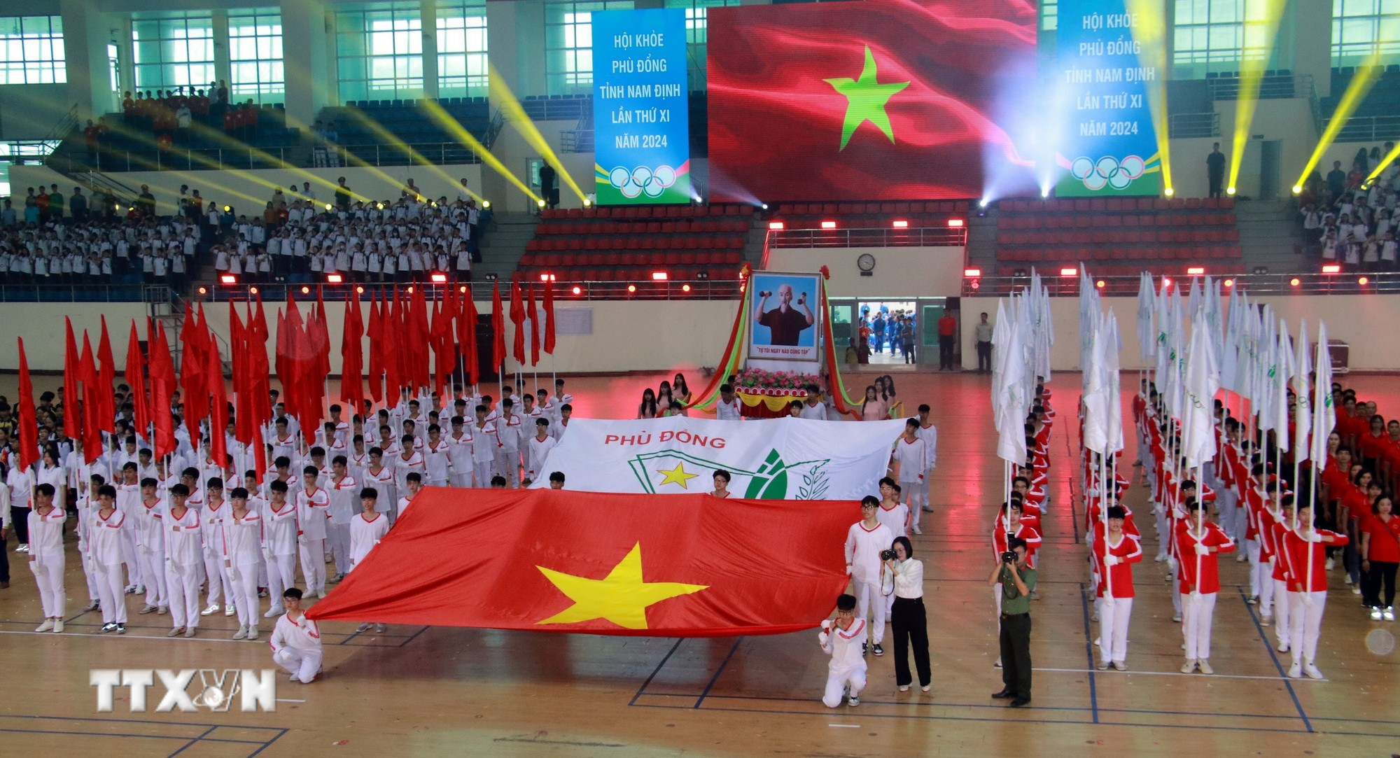 ttxvn-hoi-khoe-phu-dong-1.jpg