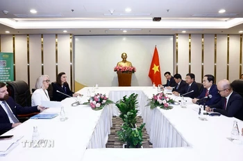 Chủ tịch Quốc hội Trần Thanh Mẫn tiếp Tổng Giám đốc Tổ chức Quốc tế Pháp ngữ (OIF) Caroline St-Hilaire. (Ảnh: Doãn Tấn/TTXVN)