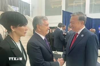 Tổng Bí thư Tô Lâm gặp lãnh đạo các nước nhân dịp tham dự cuộc họp khai mạc Hội đồng Hòa bình về Gaza. (Ảnh: TTXVN phát)