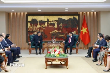 Thủ tướng Phạm Minh Chính tiếp ông Klaus Zellmer, Chủ tịch Tập đoàn Skoda Auto (Cộng hòa Séc). (Ảnh: Dương Giang/TTXVN)