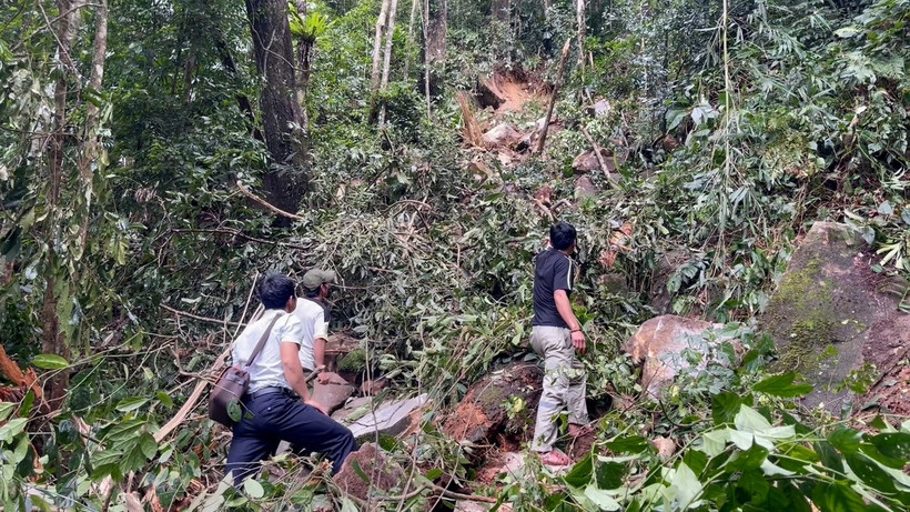 Hiện trường sạt lở đất, đá ở khu dân cư Tu Hon. (Nguồn: báo Quảng Nam)