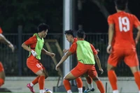 Các tuyển thủ Việt Nam đang tích cực tập luyện chuẩn bị cho trận ra quân gặp U23 Lào tại Indonesia. (Nguồn: VFF)