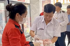 Kiểm tra cửa hàng Công ty C.P Việt Nam tại Mỹ Xuyên: Chưa phát hiện các sản phẩm lợn, gà bệnh