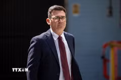 Ông Andy Burnham tới cuộc họp của Công đảng ở London, Anh ngày 17/7/2026. (Ảnh: THX/TTXVN phát)