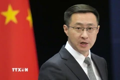 Người phát ngôn Bộ Ngoại giao Trung Quốc Lâm Kiếm phát biểu tại cuộc họp báo ở Bắc Kinh. (Ảnh: Kyodo/TTXVN)