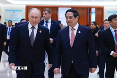 Thủ tướng Phạm Minh Chính gặp Tổng thống Nga Vladimir Putin