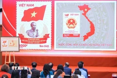 Bộ tem bưu chính đặc biệt ra mắt. (Ảnh: Hoàng Hiếu/TTXVN)