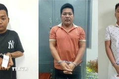 Các đối tượng truy nã bị Công an thành phố Cần Thơ bắt giữ (từ phải sang): Thạch Liêu Hải Định, Bùi Việt Hào và Trần Tuấn Anh. (Ảnh: TTXVN phát)