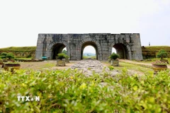 Cửa Nam-Thành nhà Hồ. (Ảnh: Hoa Mai/TTXVN)