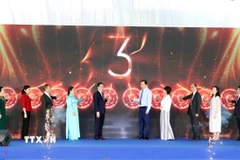 Nghi lễ nhấn nút khánh thành và khai giảng trường Trung cấp kỹ năng chuyên nghiệp Nhật Bản đầu tiên tại Đồng bằng sông Cửu Long tổ chức tại phường Mỹ Xuyên, thành phố Cần Thơ. (Ảnh: Trung Hiếu/TTXVN) 