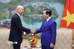 Phó Thủ tướng Trần Hồng Hà tiếp Đại sứ Vương quốc Hà Lan tại Việt Nam Kees van Baar. (Ảnh: Văn Điệp/TTXVN)