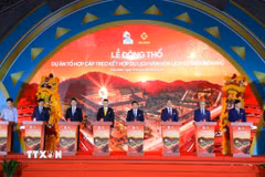 Phó Thủ tướng Nguyễn Văn Thắng phát biểu tại Lễ động thổ Dự án Tổ hợp cáp treo kết hợp Du lịch văn hóa lịch sử Điện Biên Phủ. (Ảnh: Xuân Tư/TTXVN)
