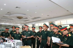 Đoàn công tác kiểm tra công tác chuẩn bị hậu cần tại Trung tâm Huấn luyện quân sự quốc gia 4. (Ảnh TTXVN phát)