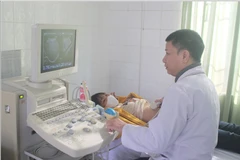 Phòng khám Đa khoa khu vực Đạo Trù đầu tư máy móc thiết bị hiện đại phục vụ công tác khám chữa bệnh cho nhân dân. (Ảnh: Nguyễn Thảo/Vietnam+)