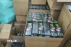 Tang vật buôn lậu bị lực lượng chức năng thu giữ. (Ảnh:TTXVN phát)