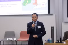 Đại sứ Việt Nam tại Anh Đỗ Minh Hùng phát biểu tại hội thảo AI do VIS tổ chức. (Ảnh: Phong Hà/TTXVN)