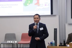Đại sứ Việt Nam tại Anh Đỗ Minh Hùng phát biểu tại hội thảo AI do VIS tổ chức. (Ảnh: Phong Hà/TTXVN)