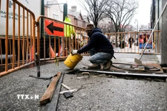 Chính phủ Hàn Quốc hôm 7/9 cho biết những người lao động sẽ được đưa trở về nước sau khi hoàn tất các thủ tục hành chính. (Ảnh: THX/TTXVN) 