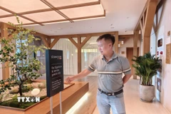 Các phòng tập gym, yoga tại tầng 2 của tòa nhà bị đặt biển báo không cho cư dân sử dụng. (Ảnh: Quốc Dũng/TTXVN) 