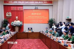 Đại diện các đơn vị trả lời câu hỏi của các cơ quan thông tấn, báo chí trong buổi họp báo. (Ảnh: Tuấn Anh/TTXVN)