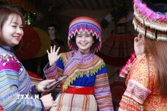 Đồng bào dân tộc Mông. (Ảnh: Đinh Thùy/TTXVN)