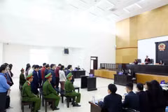 Quang cảnh phiên toà. (Ảnh: Phạm Kiên/TTXVN)