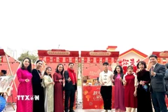 Gian hàng của Việt Nam tham gia Hội chợ quốc tế mùa Xuân tại Trùng Khánh. (Ảnh: TTXVN phát)