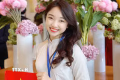 Lưu học sinh Việt Nam học Thạc sỹ tại trường Đại học Nhân Dân Trung Quốc. (Ảnh: TTXVN phát)