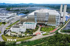 Toàn cảnh Nhà máy điện rác Sóc Sơn (nằm trong Khu liên hợp xử lý chất thải Nam Sơn đang bước vào giai đoạn 2 mở rộng quy mô, nâng tổng công suất phát điện lên 135MW. (Ảnh: Trung Nguyên/TTXVN)