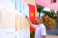 Cử tri phường Tân Ninh, tỉnh Tây Ninh. (Ảnh: Minh Phú/TTXVN)