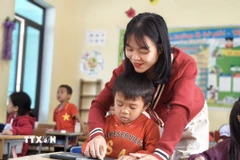 Hành trình mang con chữ đến với trẻ em dân tộc Chứt ở Hà Tĩnh