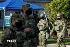 (Tư liệu) Lực lượng vệ binh quốc gia Mỹ gác tại Olympia, bang Washington. (Ảnh: Getty Images/TTXVN)