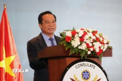 Chủ tịch Ủy ban nhân dân Thành phố Hồ Chí Minh Nguyễn Văn Được phát biểu tại lễ kỷ niệm. (Ảnh: Hữu Duyên/ TTXVN)