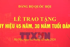Chủ tịch Quốc hội Trần Thanh Mẫn chủ trì Lễ trao tặng Huy hiệu Đảng