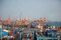 Quang cảnh cảng hàng hóa ở Busan, Hàn Quốc. (Ảnh: THX/TTXVN)