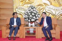 Phó chủ tịch Liên hiệp các tổ chức hữu nghị Việt Nam Nguyễn Ngọc Hùng tiếp ông Rabindra Adhikari năm 2024. (Ảnh: Thu Anh/Vietnam+)