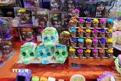 Những đầu lâu bọc đường trong "Ngày của Người chết." tại Mexico (Ảnh: Phi Hùng/TTXVN)