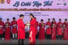 Lễ cưới tập thể cho công nhân có hoàn cảnh khó khăn ở Đồng Nai (TTXVN phát)