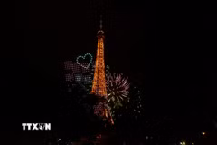 Paris mở màn Quốc khánh với "đại tiệc" ánh sáng