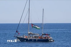 Một tàu cứu trợ tới Gaza. (Ảnh: IRNA/TTXVN) 