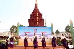 Tiết mục văn nghệ trong chương trình Ngày hội Văn hóa thanh niên dân tộc mừng Chôl Chnăm Thmây năm 2026. (Ảnh: Lê Thúy Hằng/TTXVN)