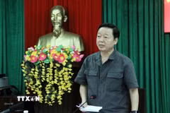 Phó Thủ tướng Chính phủ Trần Hồng Hà phát biểu kết luận buổi làm việc. (Ảnh: Trịnh Bang Nhiệm/TTXVN)