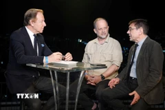 Một chương trình truyền hình trực tiếp tại trường quay của TELESUR. (Ảnh: TTXVN phát) 