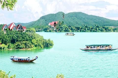 Khu du lịch sinh thái đầm Ao Châu, trên địa bàn tỉnh Phú Thọ