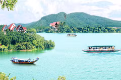 Khu du lịch sinh thái đầm Ao Châu, trên địa bàn tỉnh Phú Thọ